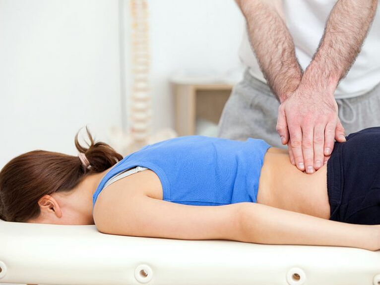 Durchführung einer therapeutischen Massage in 3 und 4 Krankheitsstadien